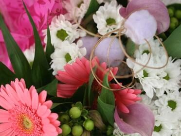 Cómo Decorar con Flores para una Fiesta de Cumpleaños