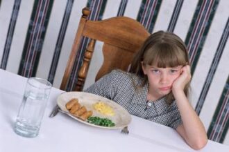 ¿Cómo lograr que los niños coman verduras y frutas?