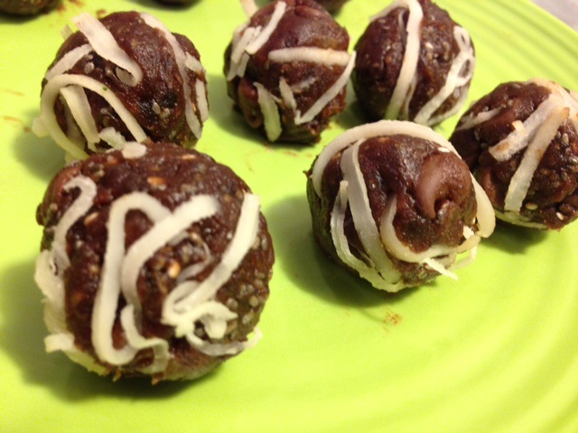 Bolitas de Chía de Chocolate y Coco sin Horno