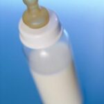 Cómo viajar con leche para bebés