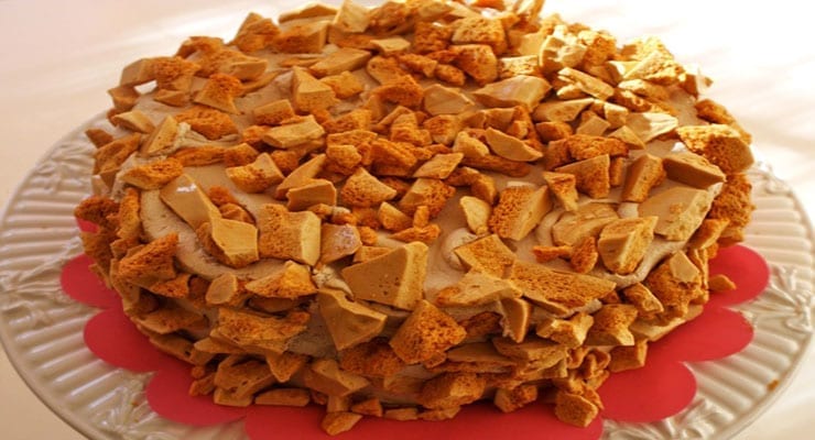 ¿Buscas una explosión de azúcar? ¡Prueba este pastel de caramelos de espumas de mar!