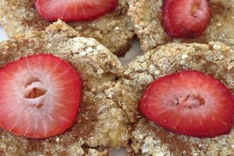 Galletas de Desayuno con Plátano y Fresas