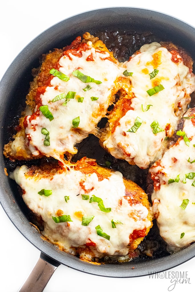 pollo al parmesano con costra keto