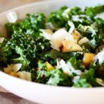 Ensalada de Kale Saludable con Croutones Caseros