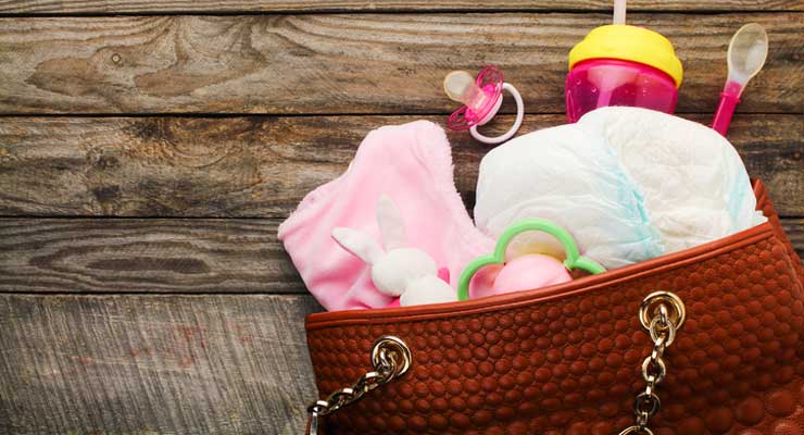Lista para empacar una bolsa de pañales