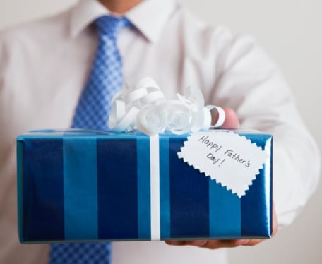 ¡Mima al hombre en tu vida! ¡Gana nuestra guía de regalos para el Día del Padre!