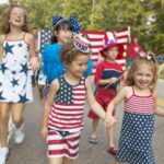 ¡Crea divertidos atuendos del Cuatro de Julio para tus hijos!