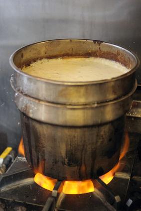 Cómo limpiar las campanas de los hornos de restaurantes