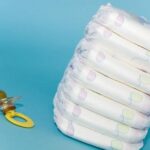 Instrucciones fáciles para hacer un pastel de pañales para bebés.